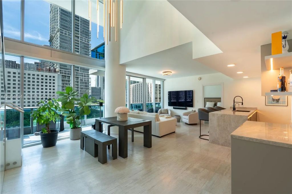 200 Biscayne Blvd Way #508, Miami
