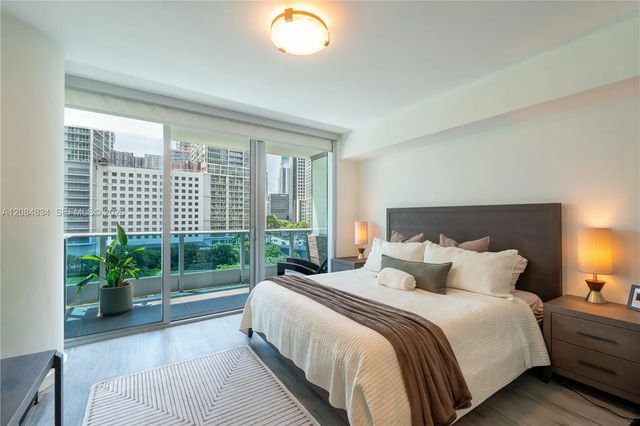 4 of 18 - 200 Biscayne Blvd Way #508, Miami, FL