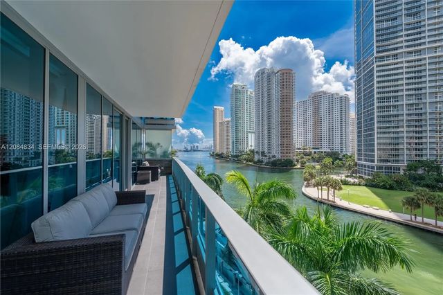 5 of 18 - 200 Biscayne Blvd Way #508, Miami, FL