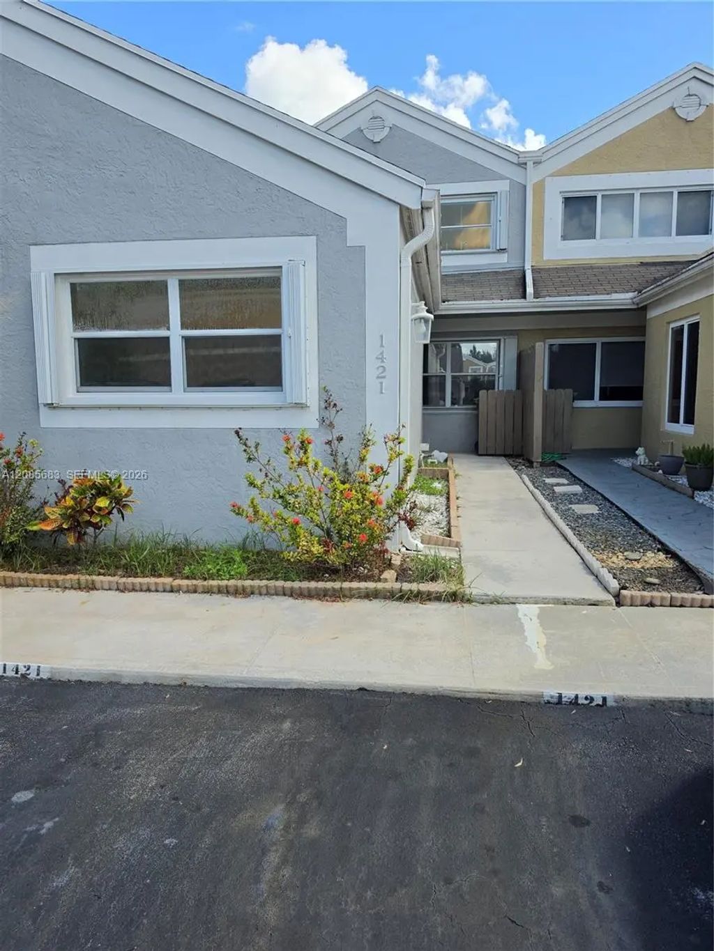 1421 Nw 123rd Terrace #1421, Pembroke Pines