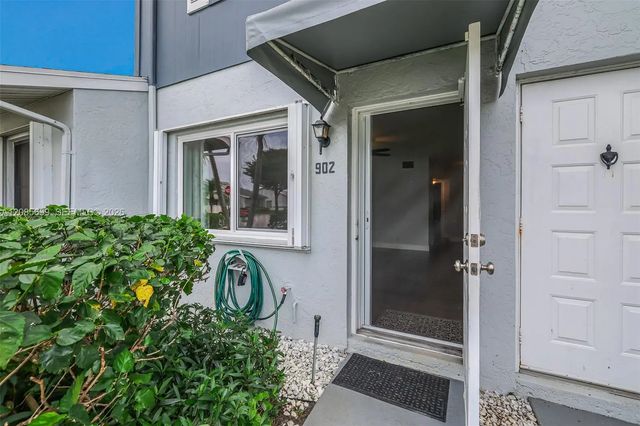 2641 Gately Drive W #902, West Palm Beach
