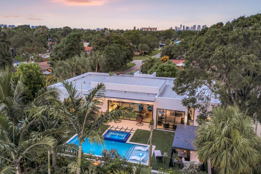 215 Ne 28th Court, Wilton Manors