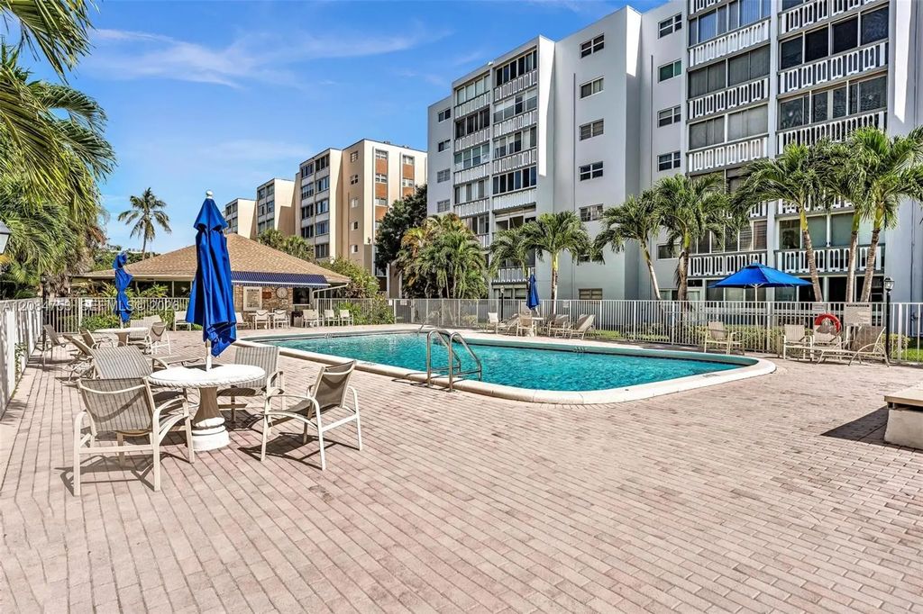 610 Ne 12th Avenue #206, Hallandale Beach