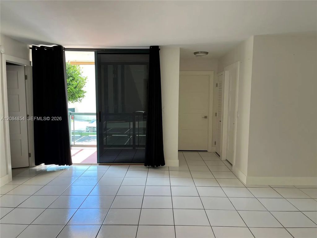 2075 Sw 122nd Avenue #216, Miami