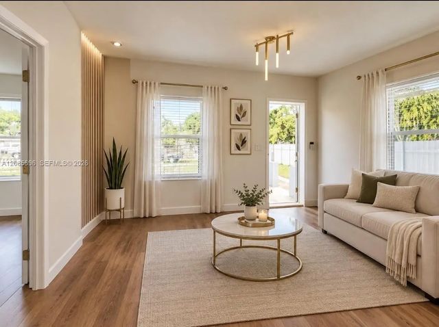 5 of 33 - 511 Se 2nd Street, Hialeah, FL