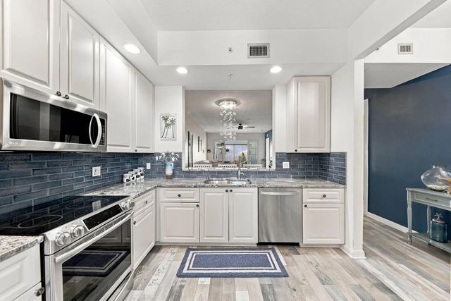 5 of 28 - 34 Harbour Isle Drive W #204, Fort Pierce, FL