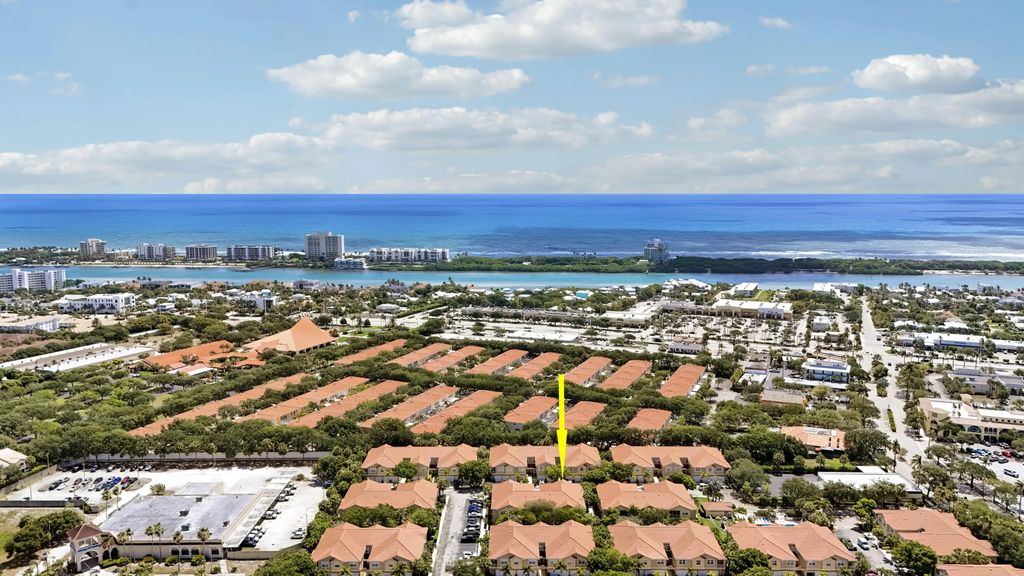105 Lighthouse Circle #b, Tequesta