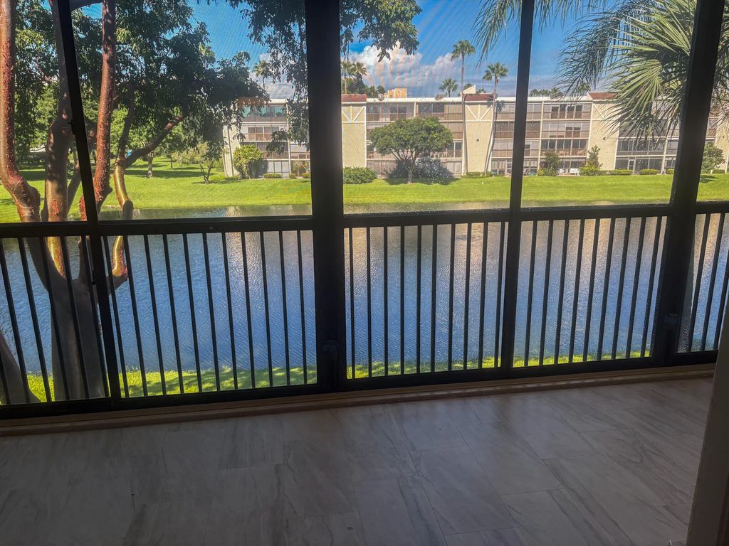 6515 Kensington Lane #304, Delray Beach
