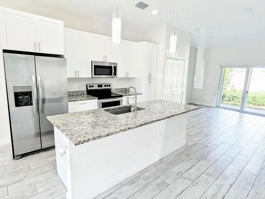 1562 W 26th Court, Riviera Beach