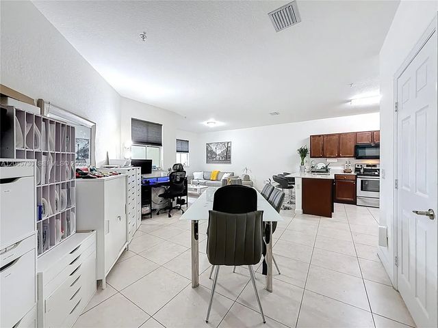 5 of 27 - 260 Nw 109th Avenue #206, Miami, FL