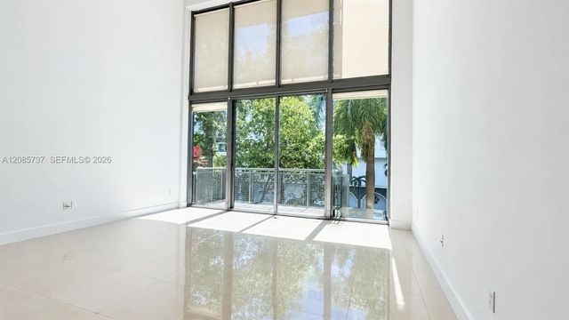 6000 Collins Avenue #305, Miami Beach