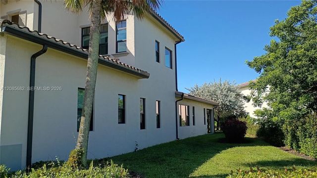 5 of 52 - 1280 Sw 113th Way, Pembroke Pines, FL