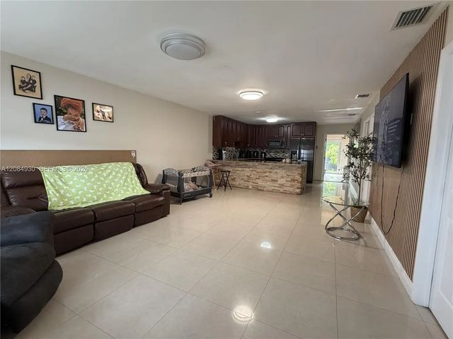 5 of 31 - 4435 Nw 185th Street, Miami Gardens, FL