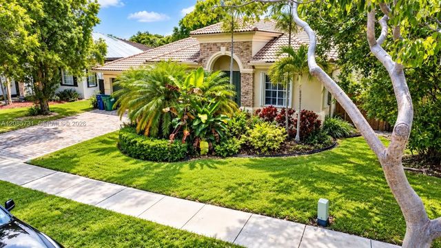 2 of 26 - 22023 Sw 95th Place, Cutler Bay, FL
