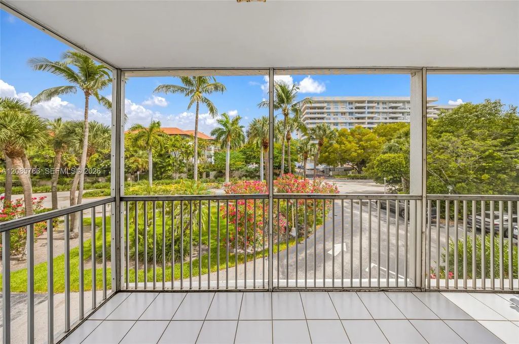 150 Ocean Lane Drive #2h, Key Biscayne