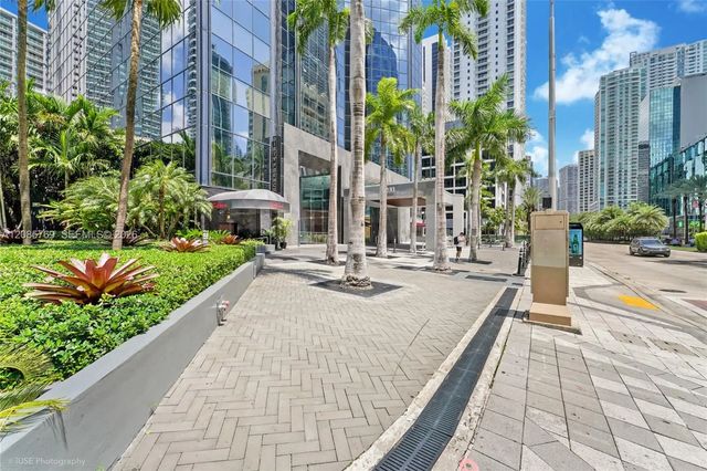 1200 Brickell Avenue #860-a-b-c, Miami