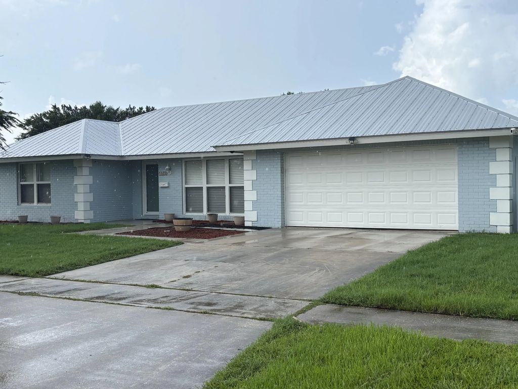 1473 Se Sunshine Avenue, Port St. Lucie