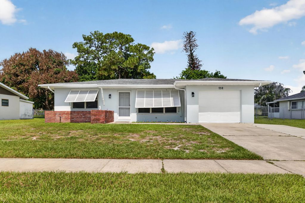 732 Sw Ravenswood Lane, Port St. Lucie