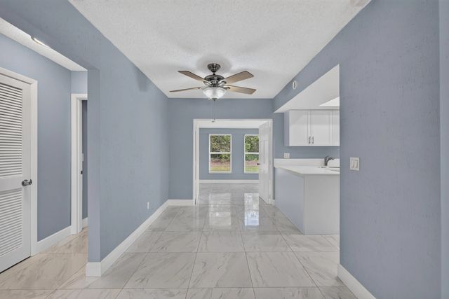 4 of 21 - 732 Sw Ravenswood Lane, Port St. Lucie, FL