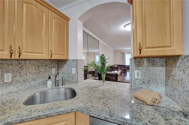 5 of 37 - 2298 Nw 78th Avenue #102, Pembroke Pines, FL