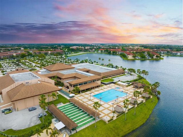 2 of 41 - 1100 Sw 130th Avenue #112h, Pembroke Pines, FL