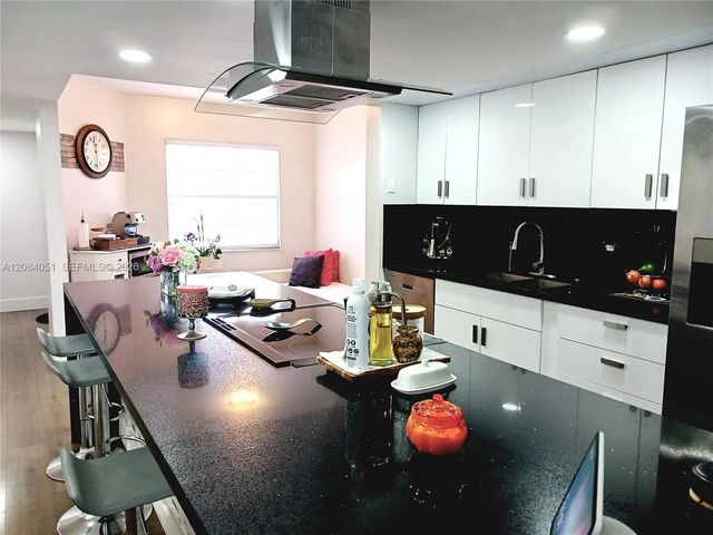 5 of 41 - 1100 Sw 130th Avenue #112h, Pembroke Pines, FL