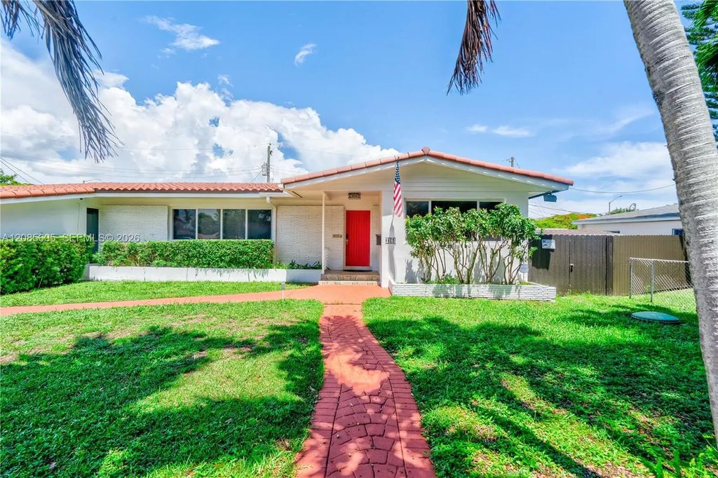2161 Ne 171st Street, North Miami Beach