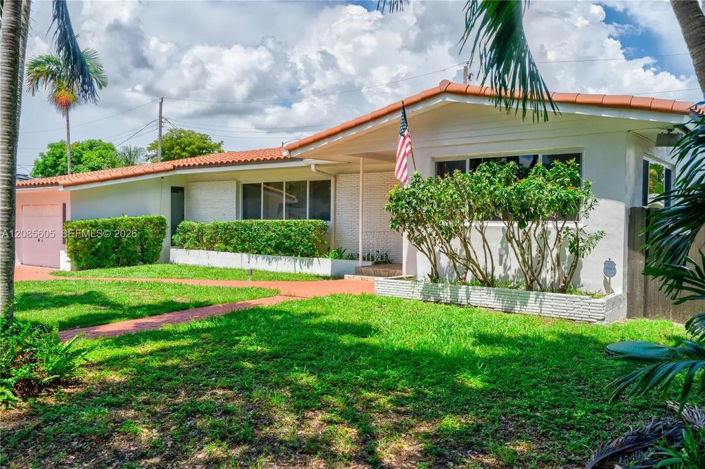 2161 Ne 171st Street, North Miami Beach