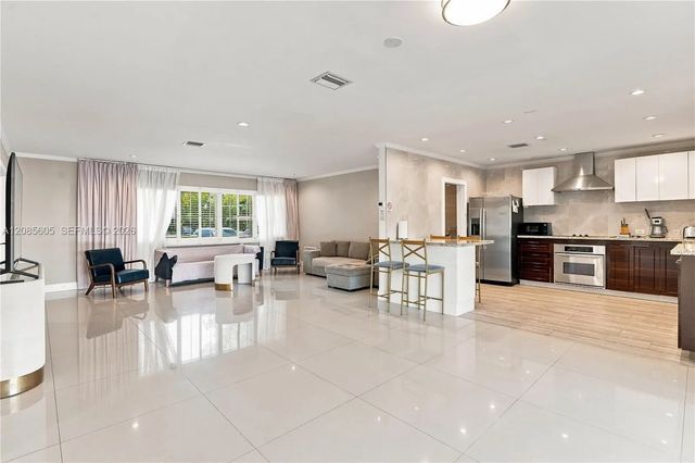 4 of 37 - 2161 Ne 171st Street, North Miami Beach, FL