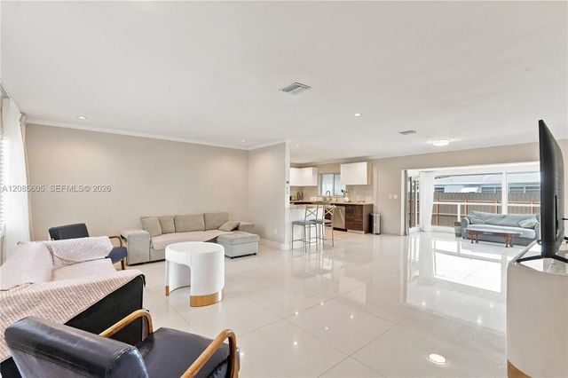 5 of 37 - 2161 Ne 171st Street, North Miami Beach, FL