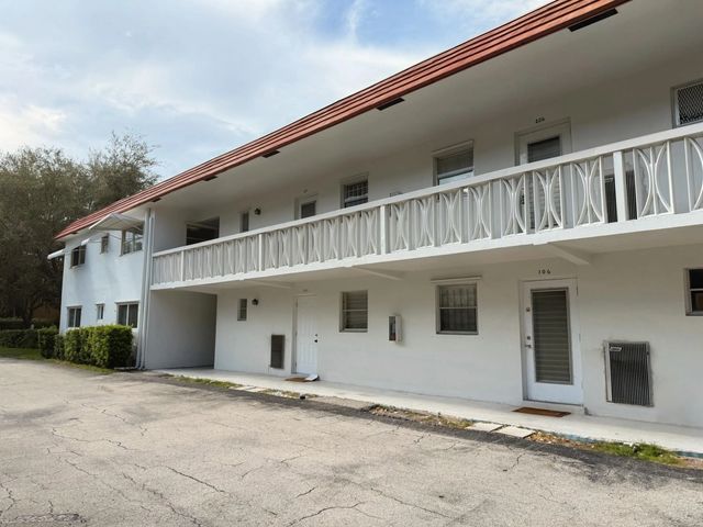 2 of 16 - 899 Se 2nd Avenue #207, Deerfield Beach, FL