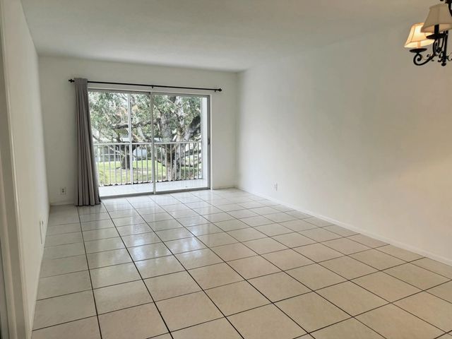 4 of 16 - 899 Se 2nd Avenue #207, Deerfield Beach, FL