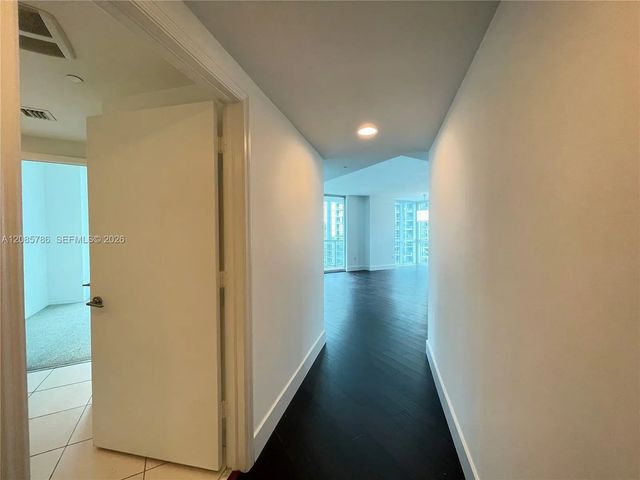 4 of 43 - 55 Se 6th Street #2702, Miami, FL