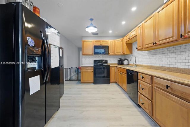 5 of 17 - 3530 N 65th Avenue, Hollywood, FL