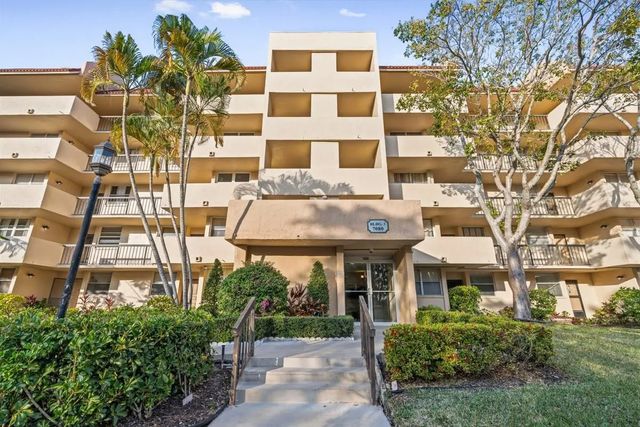 2 of 53 - 7080 Environ Boulevard #423, Lauderhill, FL