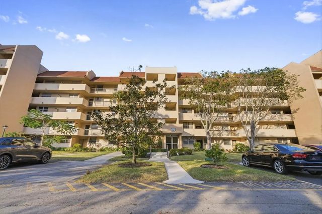 3 of 53 - 7080 Environ Boulevard #423, Lauderhill, FL