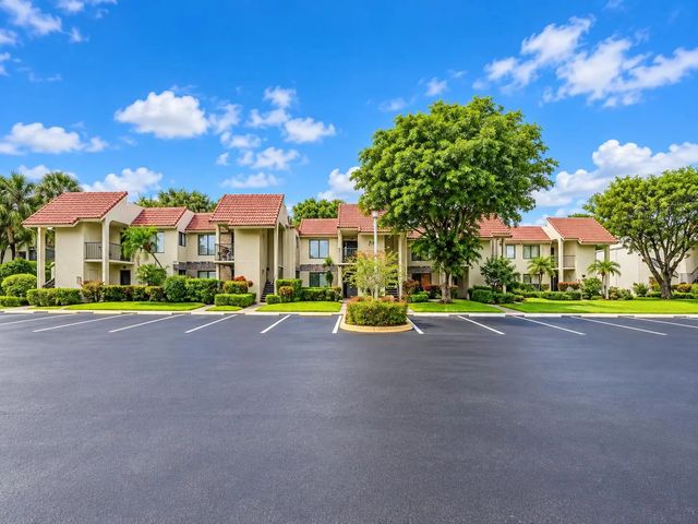 2 of 36 - 5640 Fairway Park Drive #101, Boynton Beach, FL