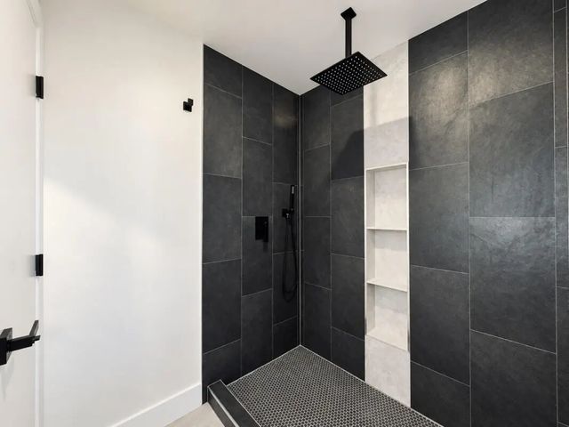 3 of 23 - 1142 Chateau Park Drive, Fort Lauderdale, FL