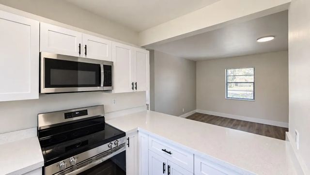 5 of 23 - 1142 Chateau Park Drive, Fort Lauderdale, FL