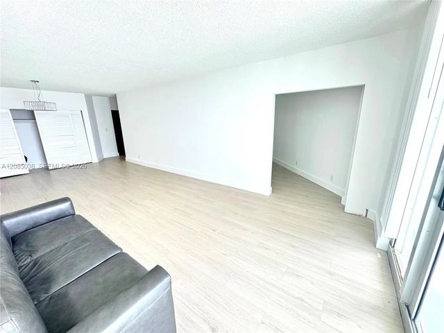 3 of 26 - 3901 S Ocean Drive #11l, Hollywood, FL