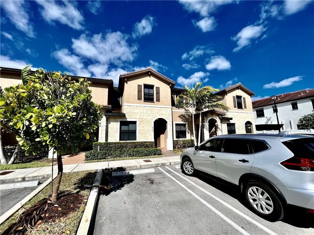 10490 W 33rd Way, Hialeah