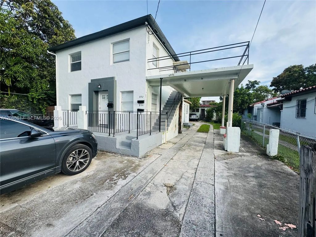 850 Sw 5th Street #2, Miami