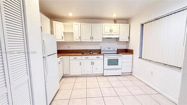 3 of 12 - 5100 Sw 41st Street #115, Pembroke Park, FL