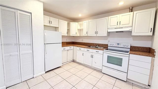 4 of 12 - 5100 Sw 41st Street #115, Pembroke Park, FL