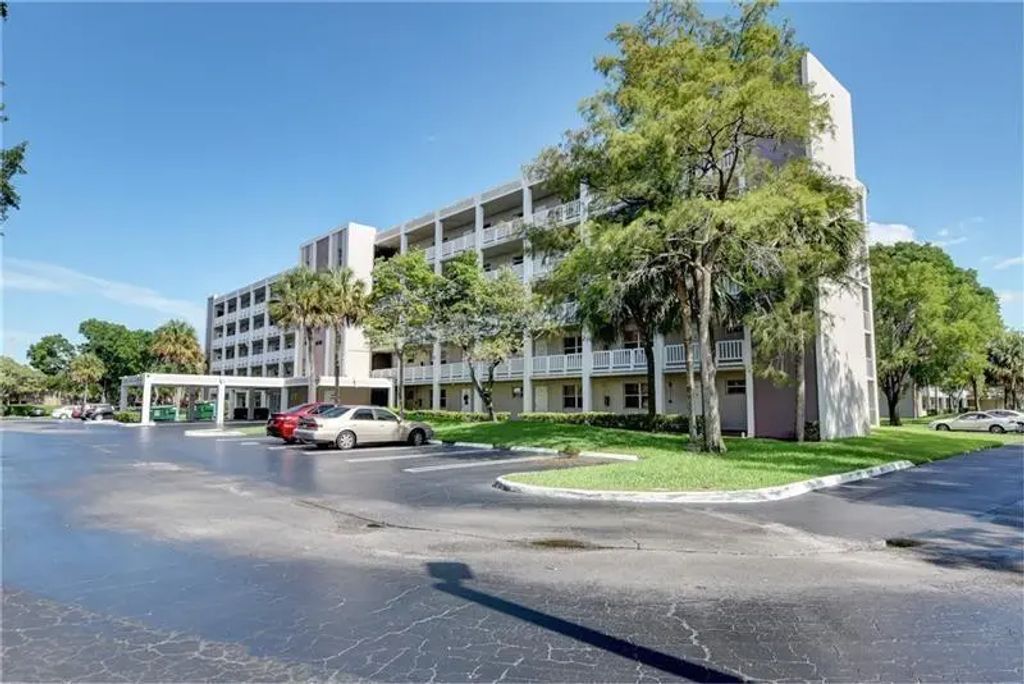 8735 Ramblewood Drive #212, Coral Springs