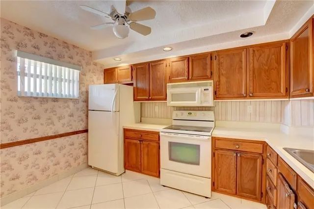 8735 Ramblewood Drive #212, Coral Springs