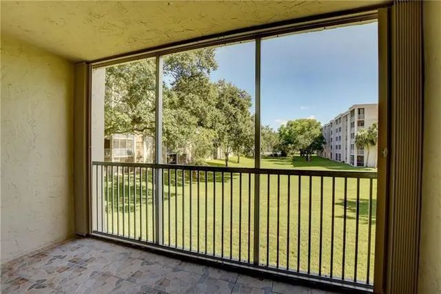 4 of 22 - 8735 Ramblewood Drive #212, Coral Springs, FL