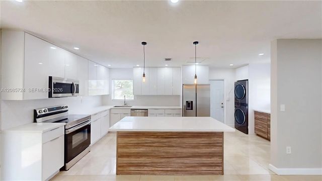 2 of 26 - 3354 Nw 181st Street, Miami Gardens, FL