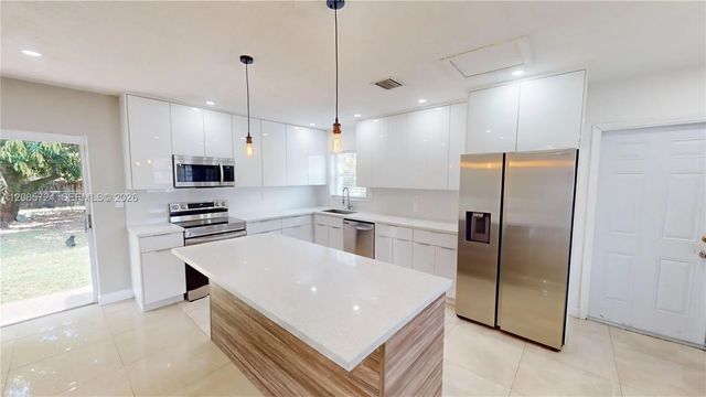 3 of 26 - 3354 Nw 181st Street, Miami Gardens, FL