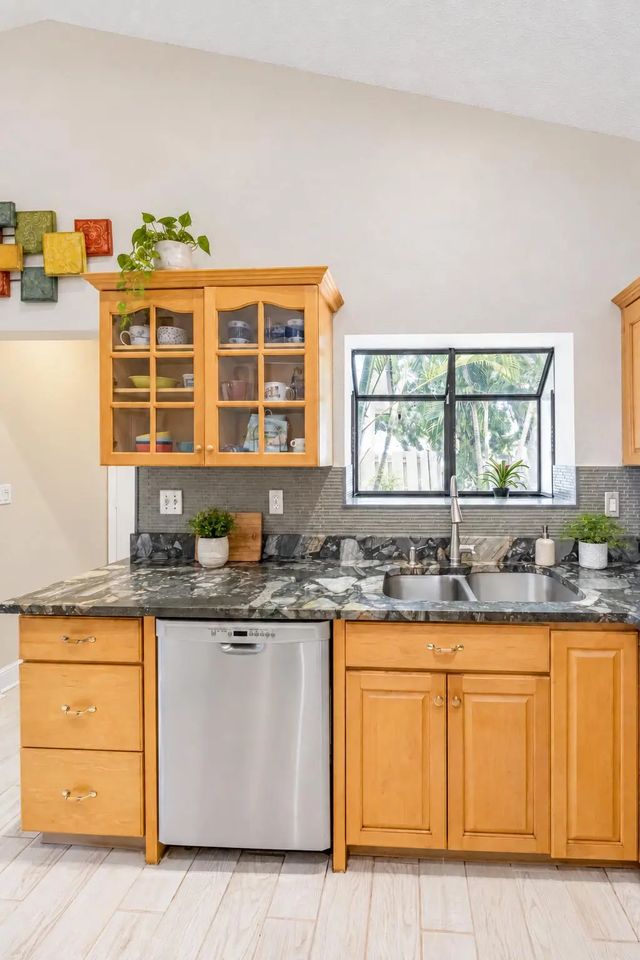 5 of 35 - 980 Rainberry Lake Drive, Delray Beach, FL